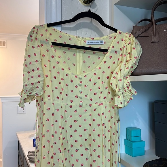 Dress - Picture 3 of 4